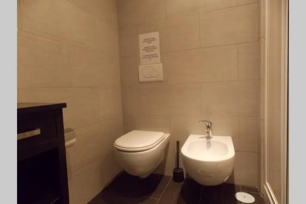 Piazza Di Spagna, 3 Camere Da Letto, 3 Bagni Rome Apartment